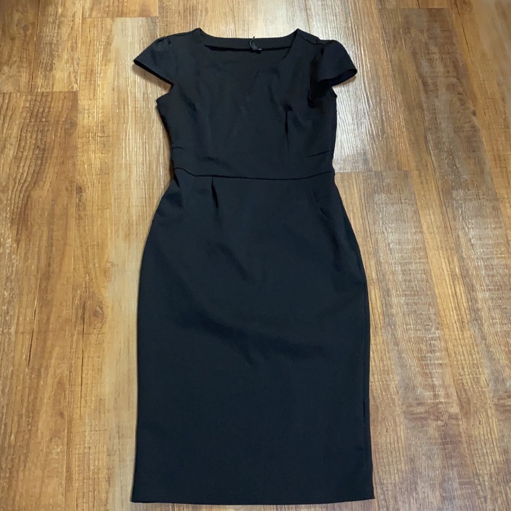 Musol black v neck cap sleeve dress size medium
